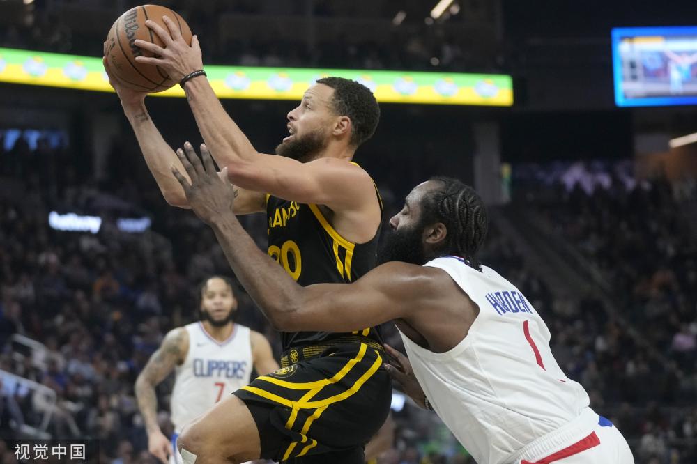 崭露头角的 崭露头角的