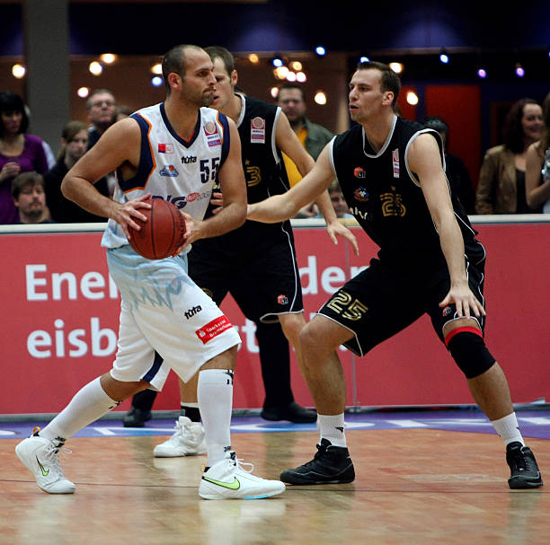 集中精力突 集中精力突